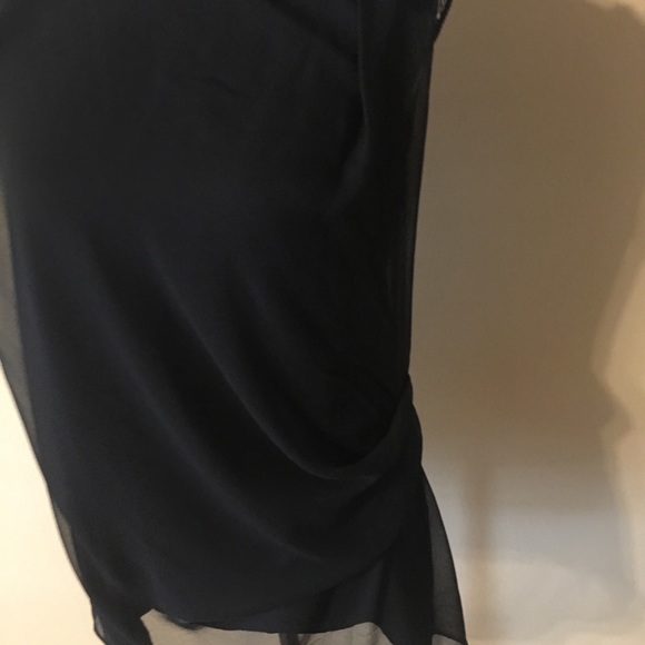 Beautiful Vera Wang Top - Picture 3 of 4